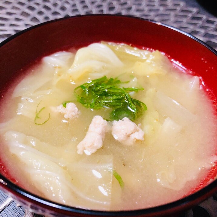 大葉香る☆鶏ひき肉とキャベツの味噌汁